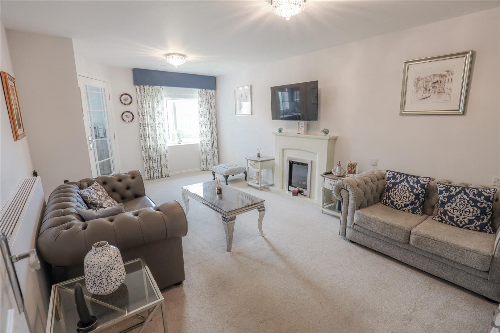 34 De Clare Lodge, Westgate, Cowbridge, Vale of Glamorgan, CF71 7FR